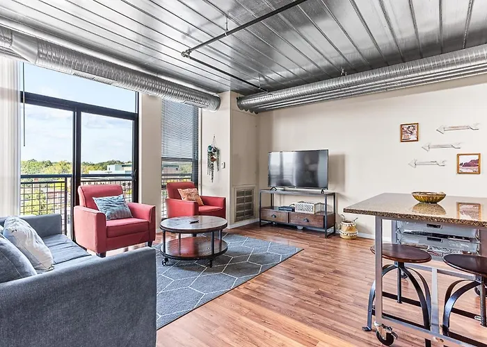 Spacious 2 King Bed Downtown Central To It All